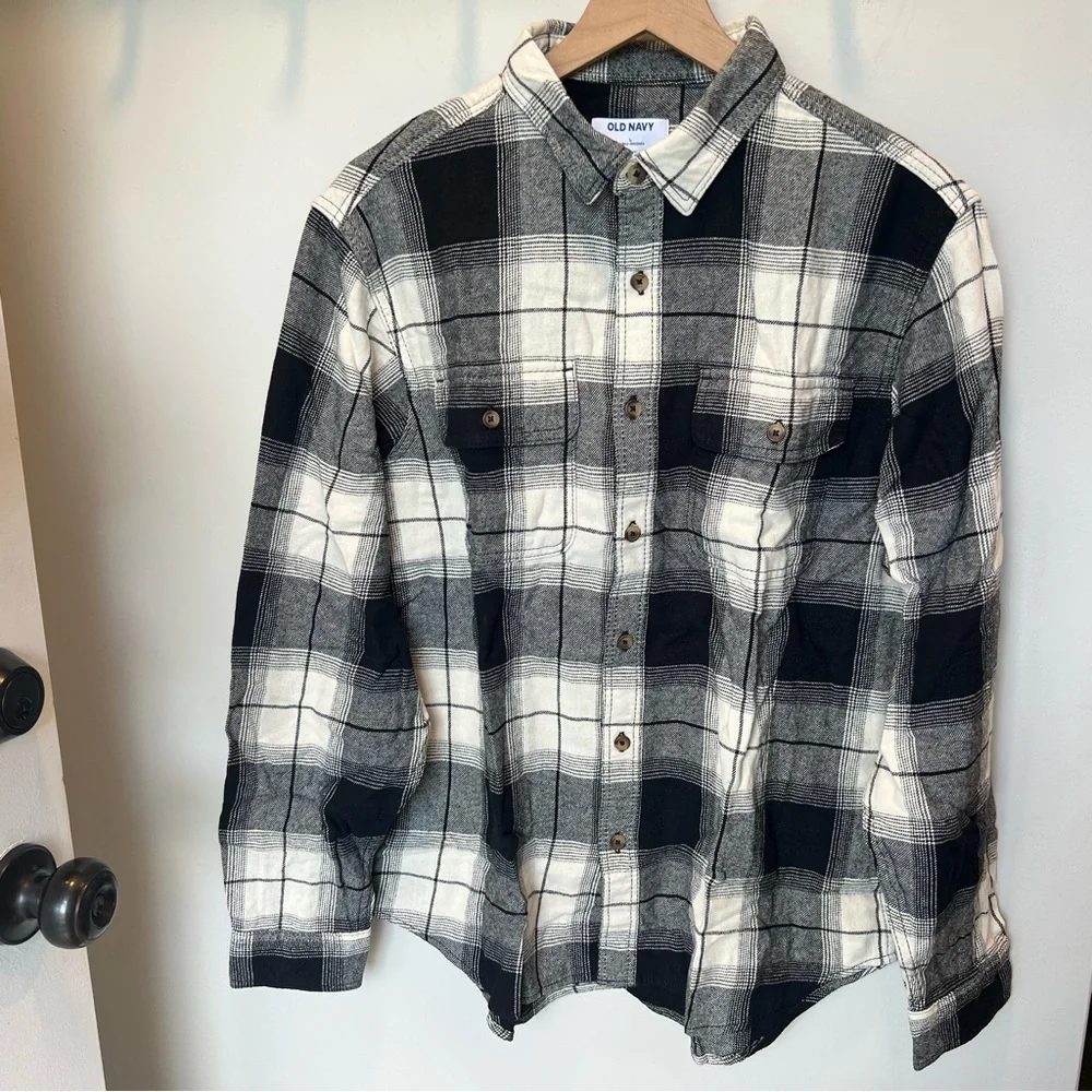 NWT Old Navy Men's Black and White Flannel Shirt - size L - Picture 3 of 9